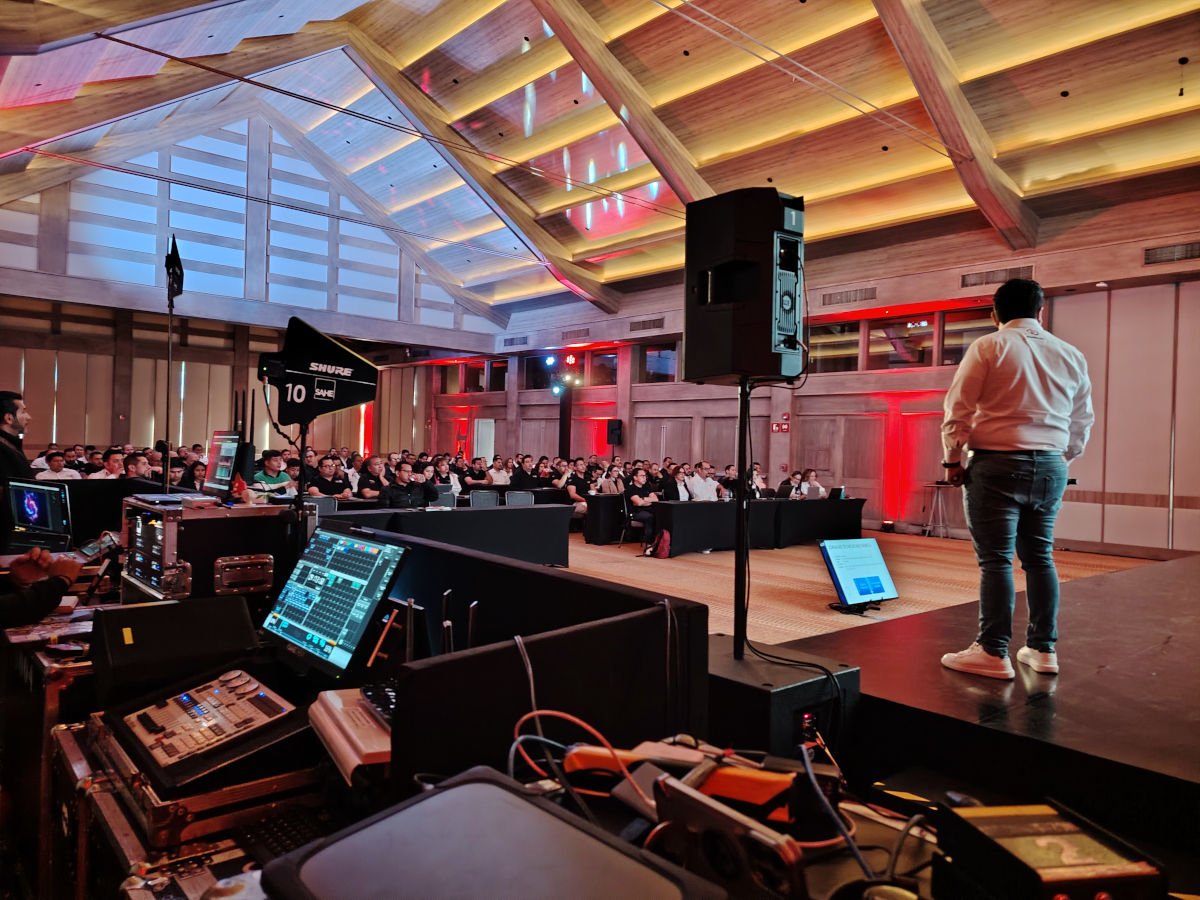 Congresos y Conferencias